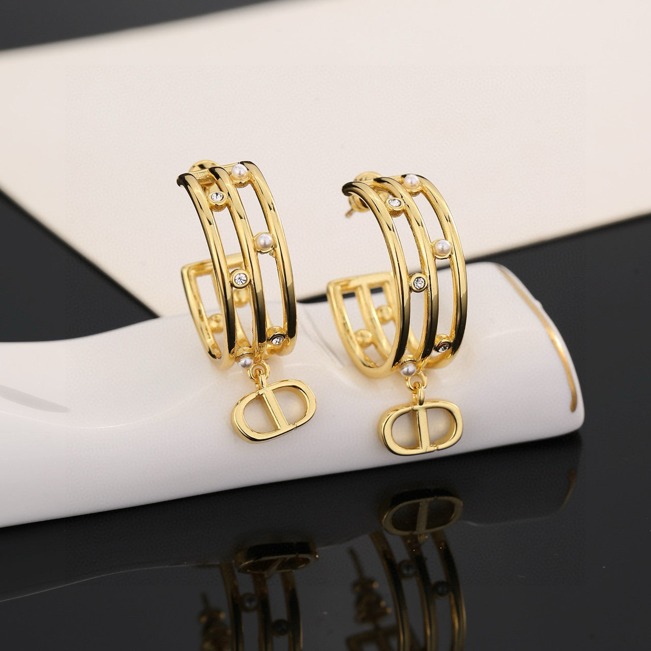 Pearl-Style Motif Stud Earrings in Silver-Tone with Pearl-Style Detail – Design 005 main product view