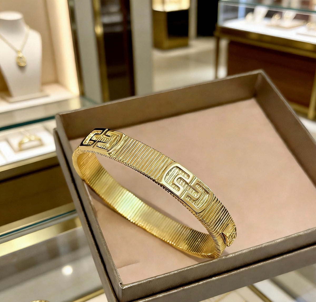 Serpentine Bangle in Polished Metal-Tone – Serpentine Detail – Design 003 main product view