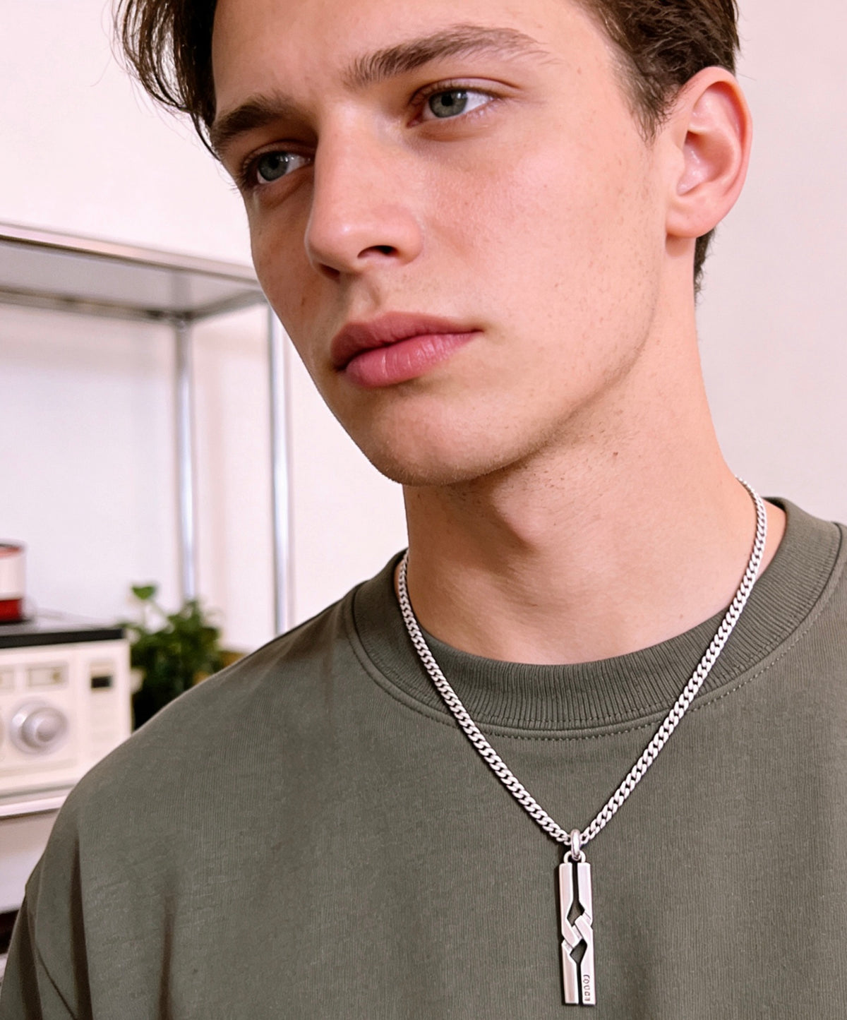 Double-G Emblem Pendant Necklace in Silver-Tone – Vintage Detail – Design 011 detail view