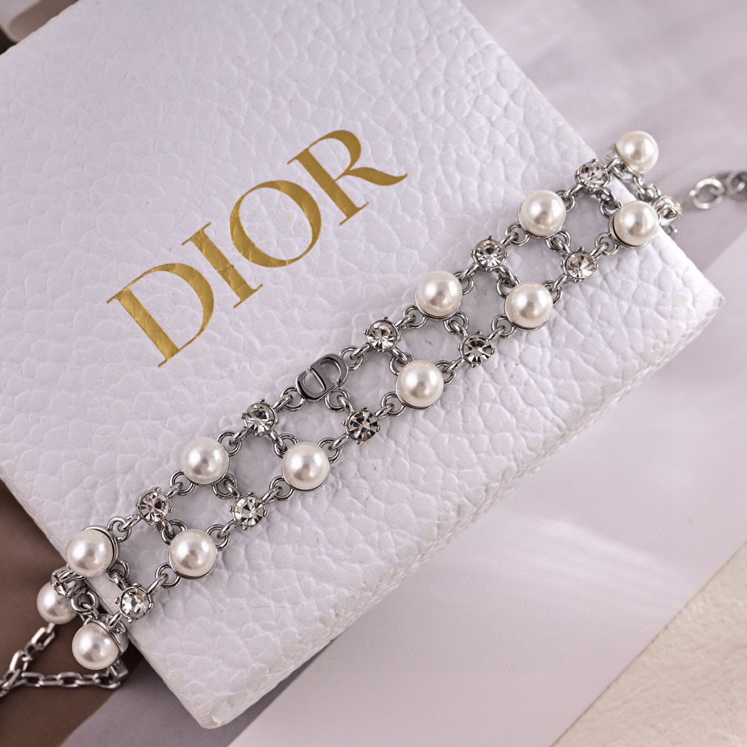 Pearl-Style Motif Statement Bracelet in Polished Metal-Tone with Pearl-Style Detail – Design 003 side detail