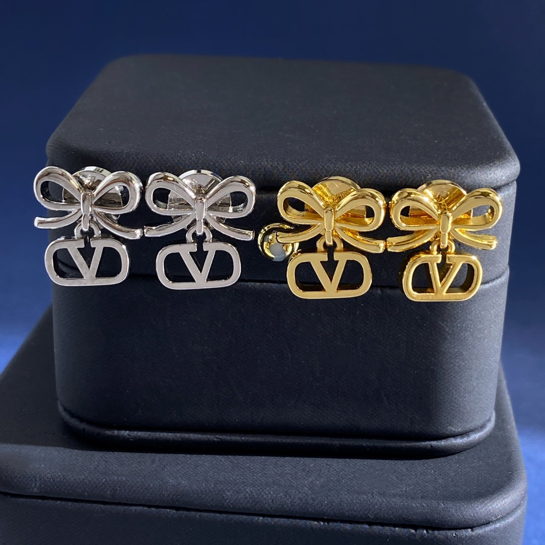 V Emblem Polished Stud Earrings – Design 03 main product view