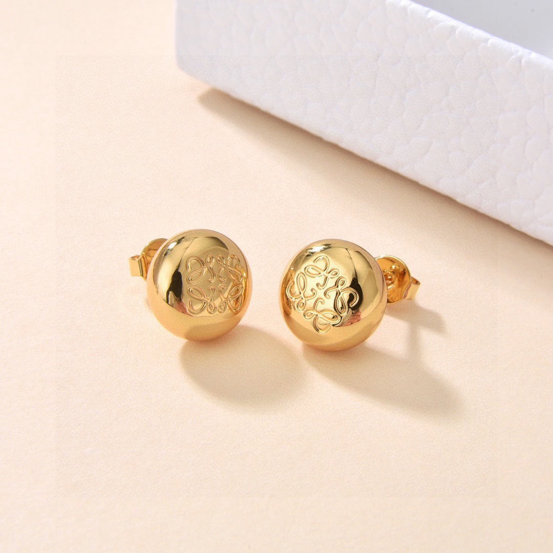Graphic Emblem Jewelry Accessory in Gold-Tone – Design 02 detail view