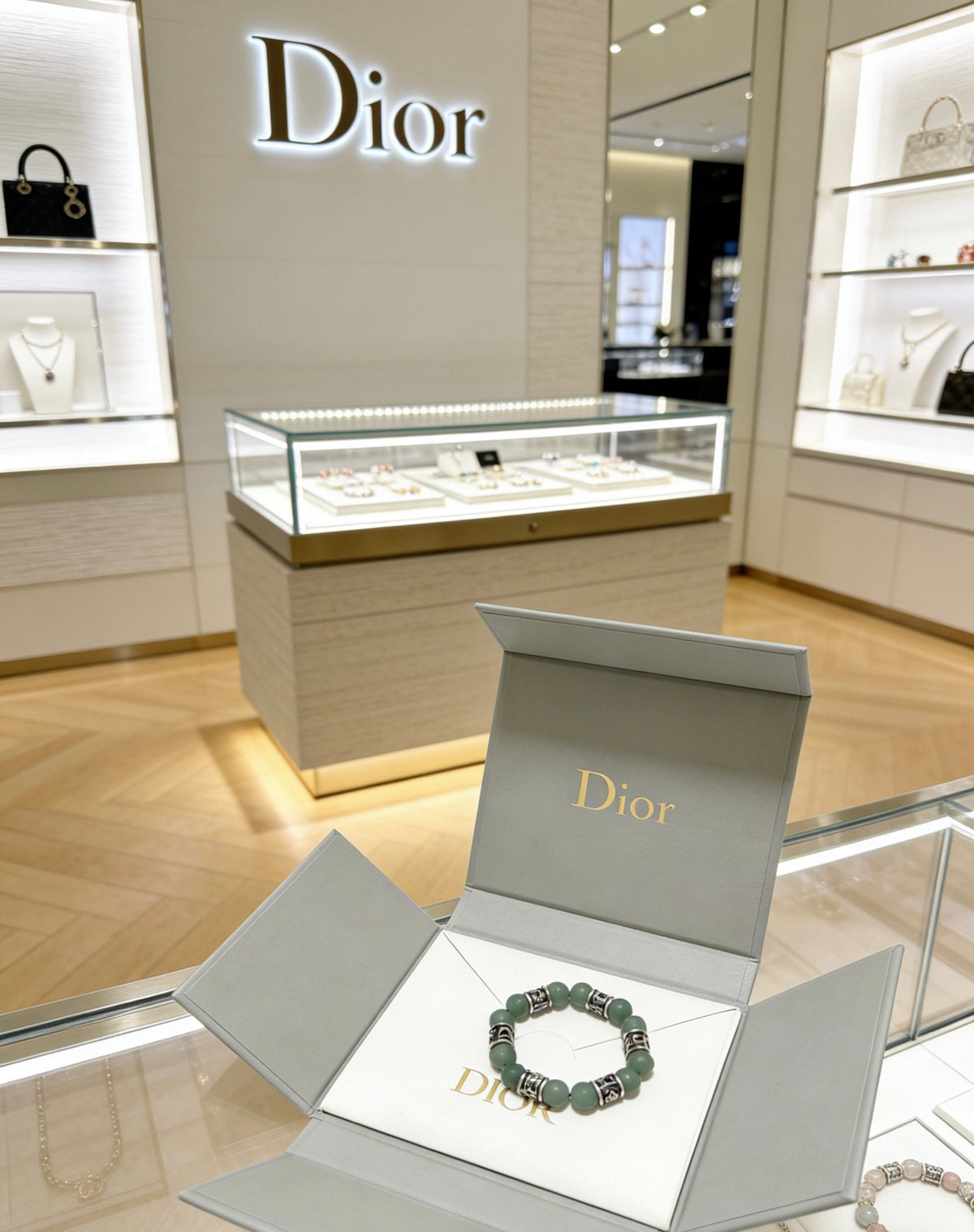 Star Motif Statement Bracelet in Silver-Tone with Vintage-Style Finish – Design 007 detail view