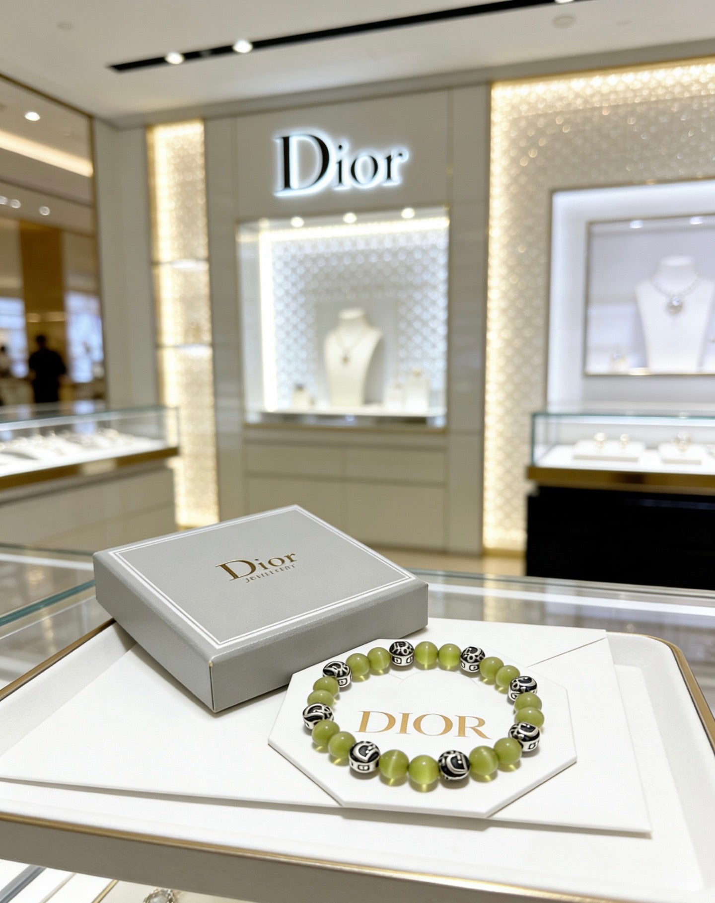 Star Motif Statement Bracelet in Silver-Tone with Vintage-Style Finish – Design 006 main product view