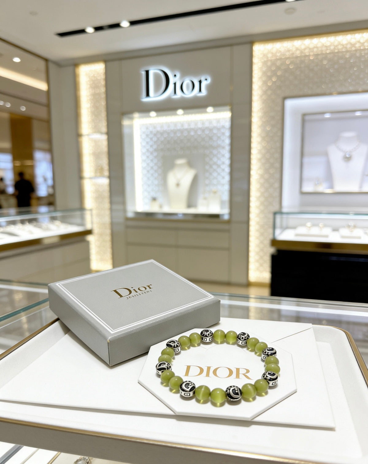 Star Motif Statement Bracelet in Silver-Tone with Vintage-Style Finish – Design 006 main product view