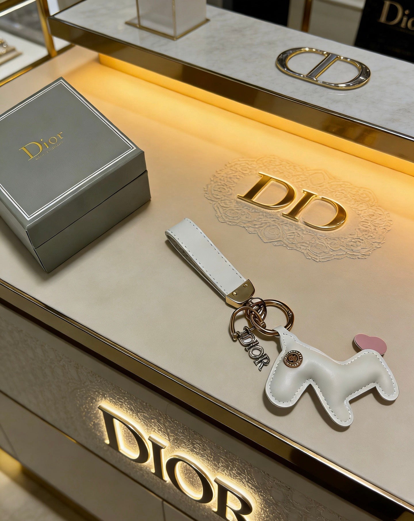 Star Motif Bag Charm in Polished Metal-Tone with Vintage-Style Finish – Design 010 detail view