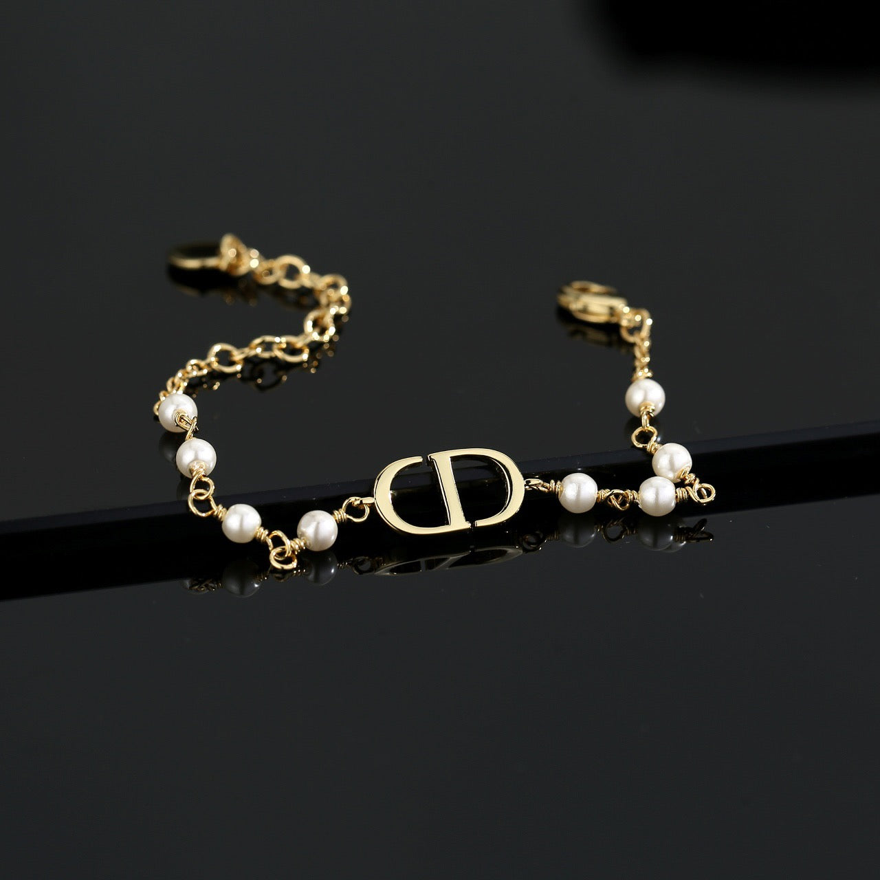 Pearl-Style Motif Statement Bracelet in Polished Metal-Tone with Pearl-Style Detail – Design 004 side detail