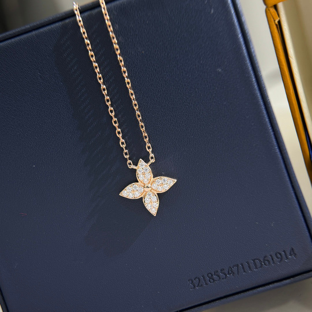 Clover Pendant Necklace in Polished Metal-Tone – Clover Detail – Design 002 main product view