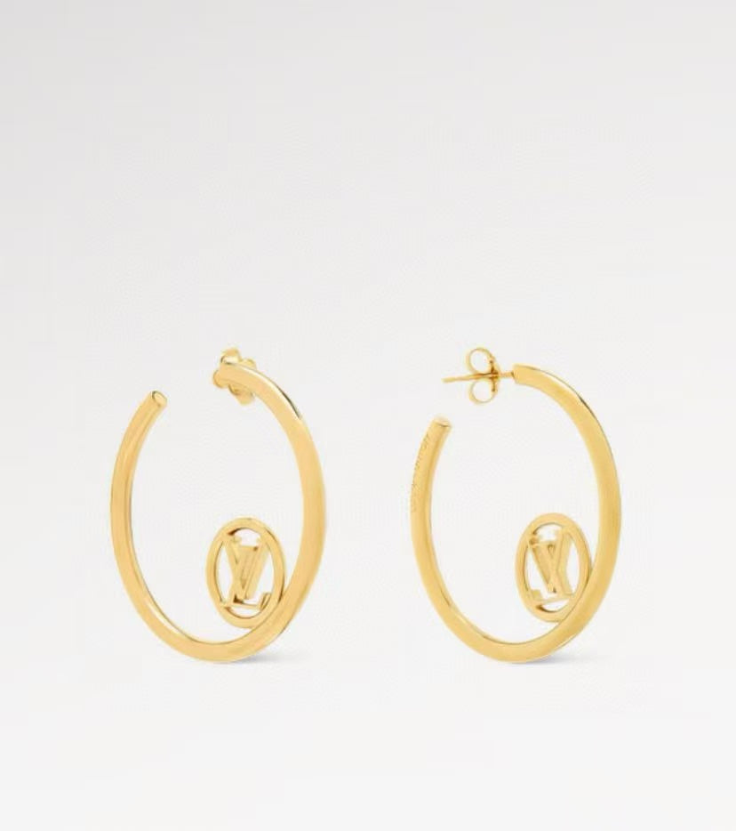 Letter Emblem Stud Earrings in Polished Metal-Tone – Design 010 side detail