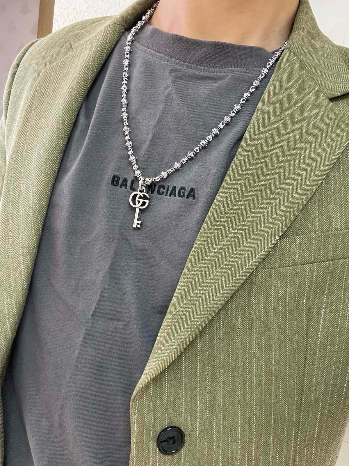 Double-G Emblem Pendant Necklace in Polished Metal-Tone – Design 106 detail view