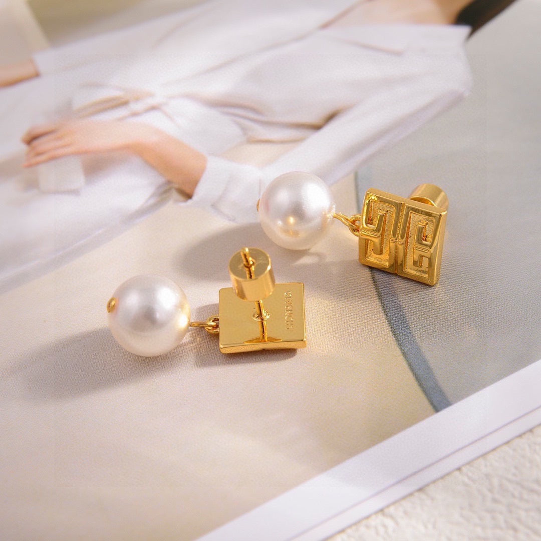 Infinity Crystal-Accent Stud Earrings – Crystal Detail – Design 03 close-up view