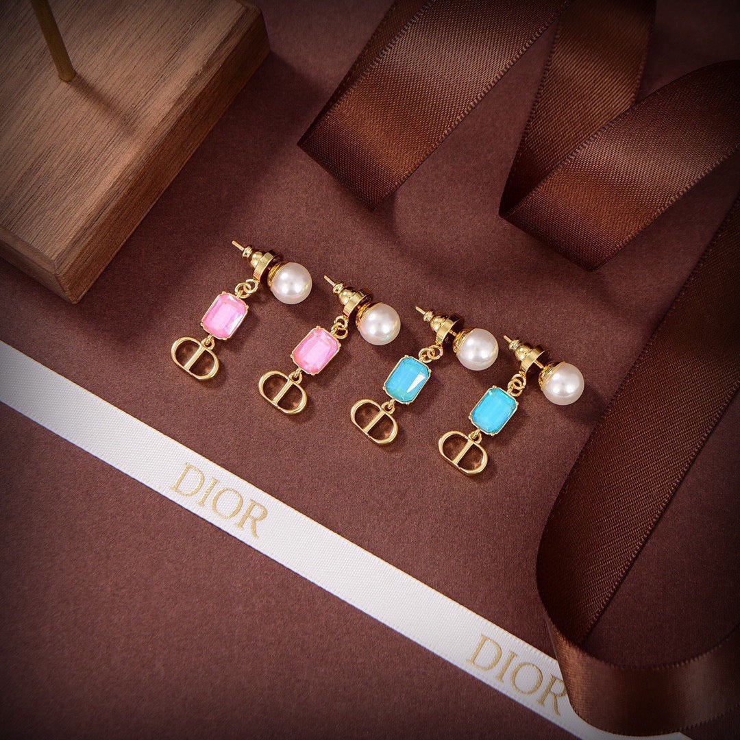 Sculptural Stud Earrings in Polished Metal-Tone – Design 006 main product view