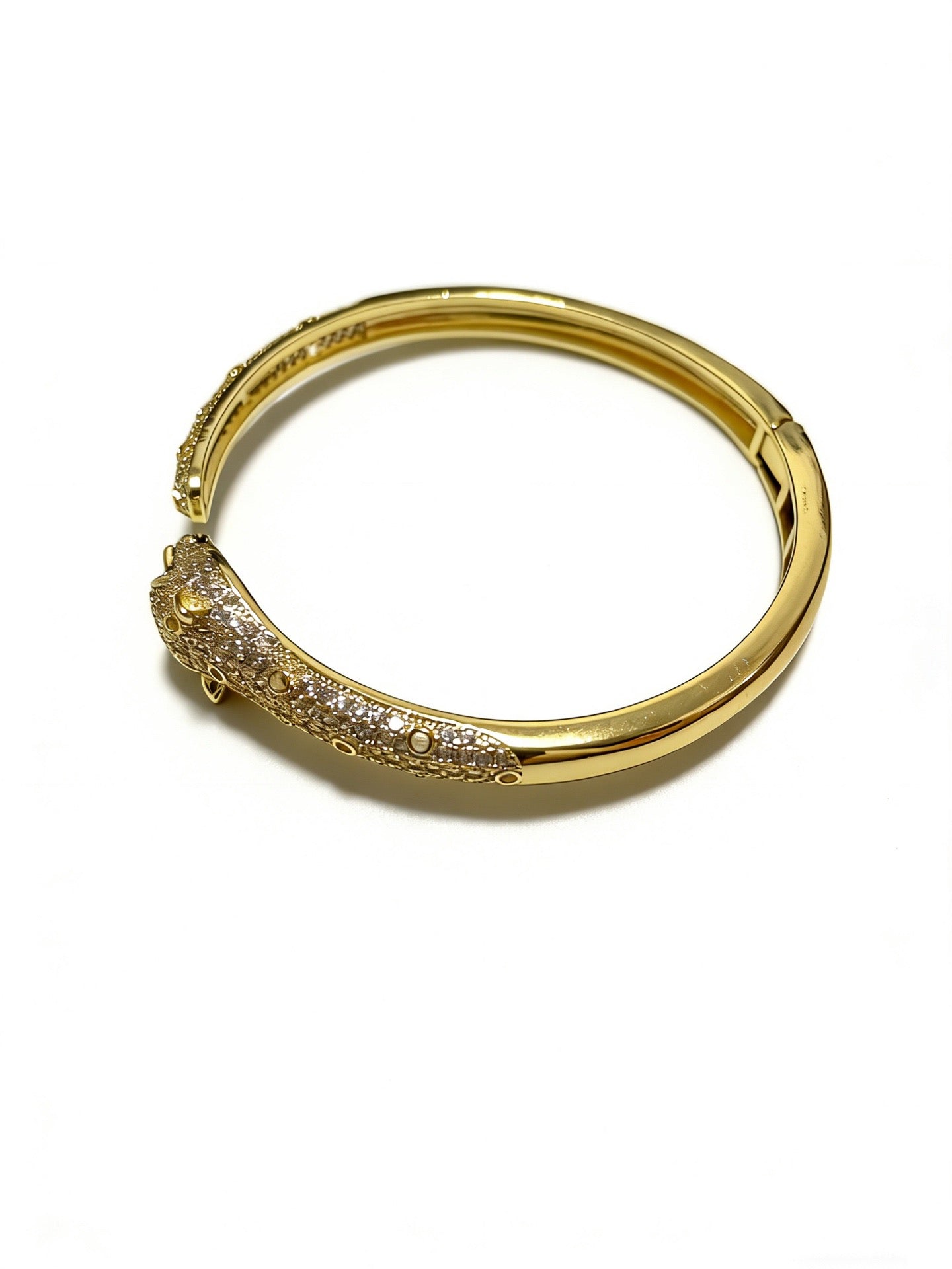 Sculptural Statement Bracelet in Gold-Tone – Design 76 close-up detail