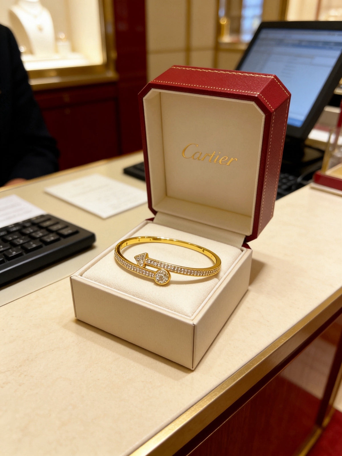 Sculptural Statement Bracelet in Gold-Tone – Design 68 side detail