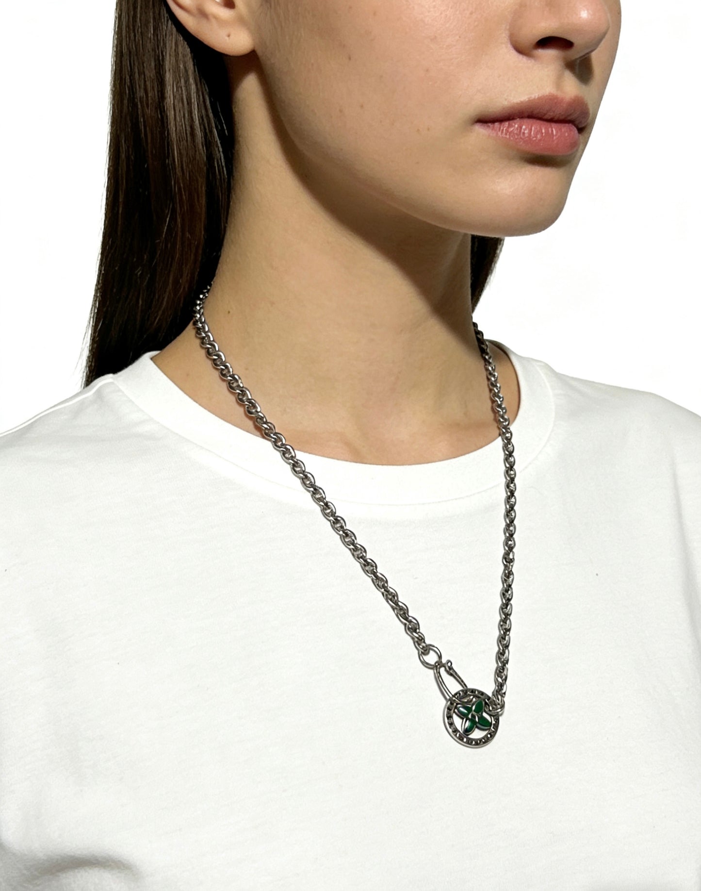 Chain Pendant Necklace in Silver-Tone – Design 006 close-up detail