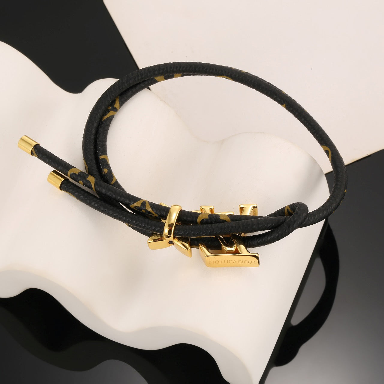 Geometric Emblem Leather-Detail Bracelet – Leather Detail – Design 008 side detail