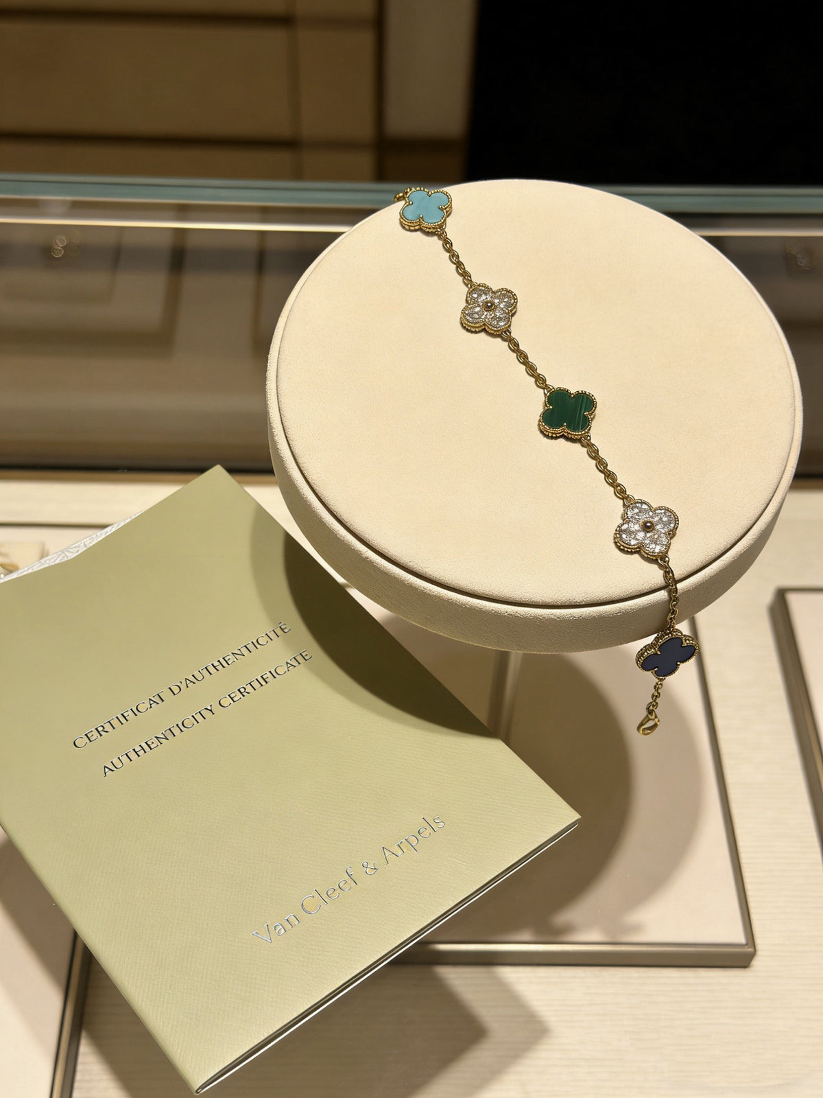 Clover Bracelet in Polished Metal-Tone – Multicolor – Design 12 front product view