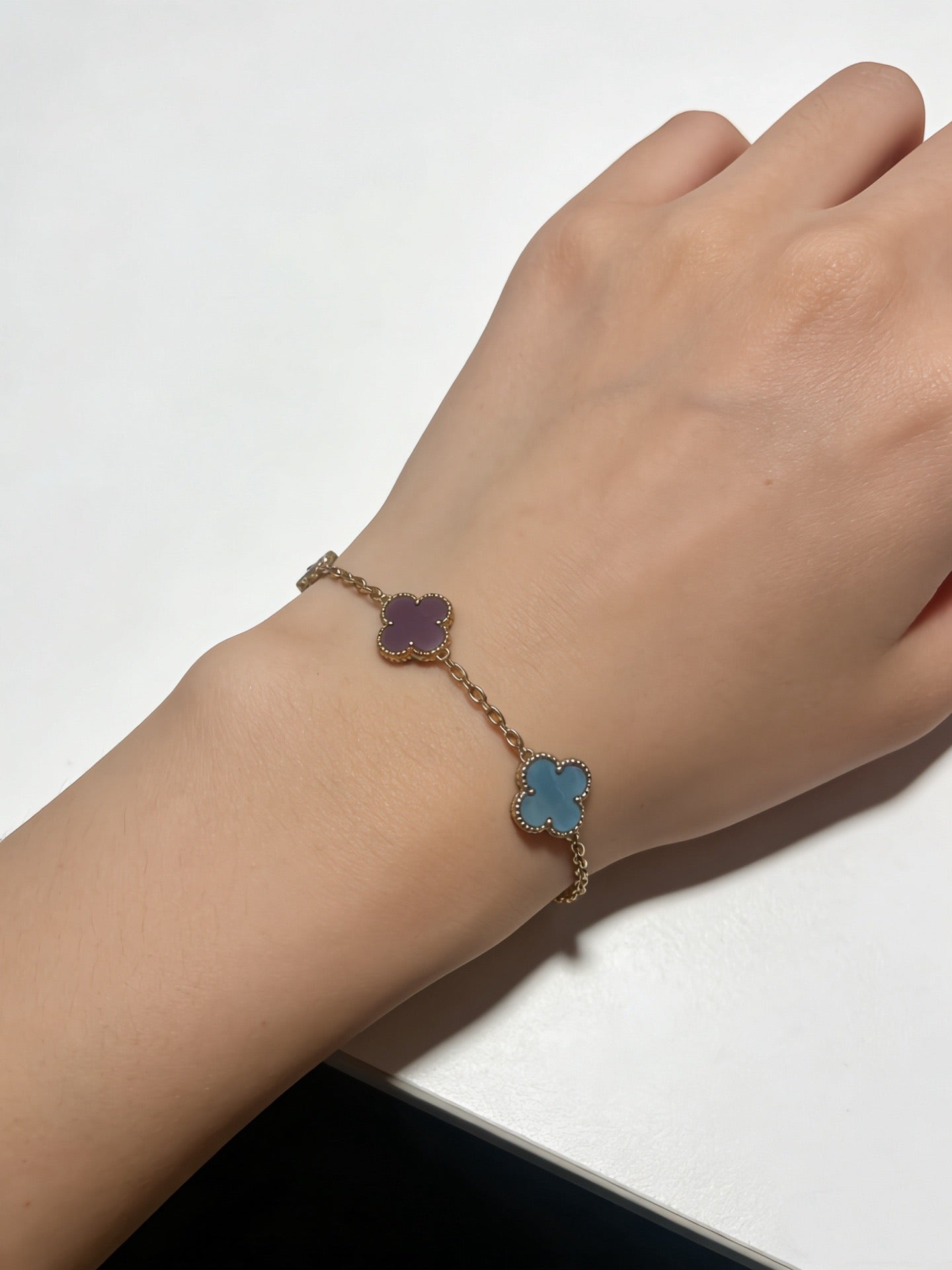 Clover Bracelet in Polished Metal-Tone – Multicolor – Design 02 main product view