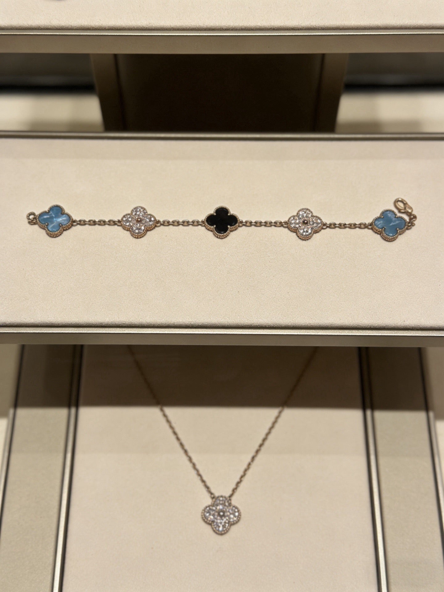 Clover Bracelet in Polished Metal-Tone – Multicolor front product view