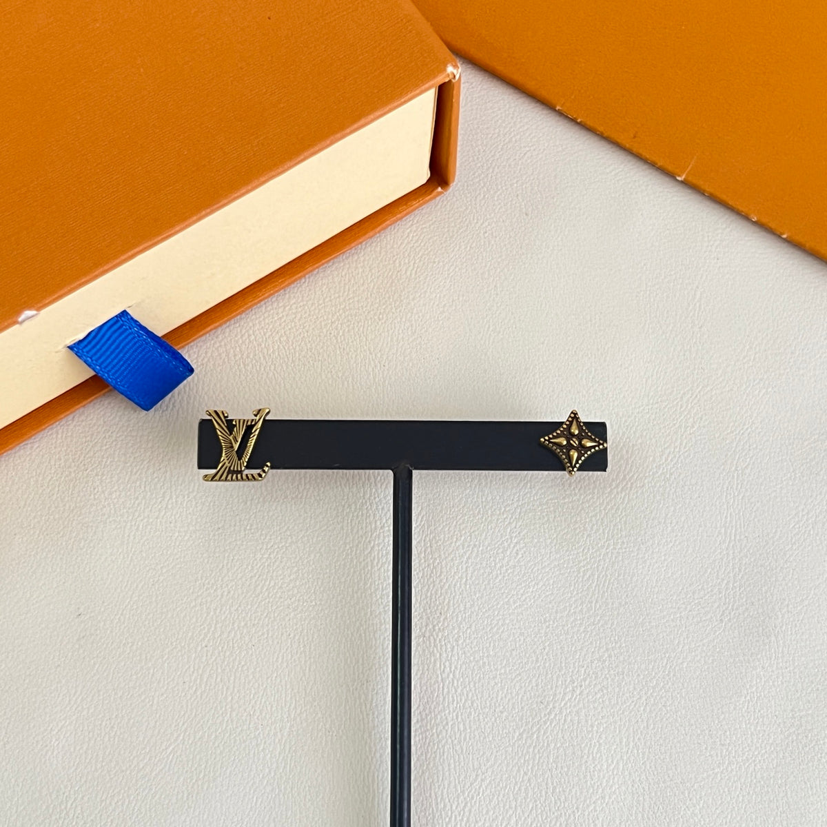 Geometric Emblem Stud Earrings in Polished Metal-Tone – Design 018 side detail