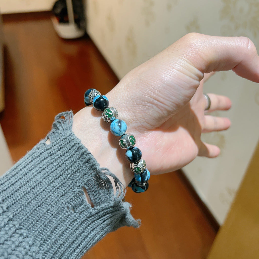 Double-G Emblem Beaded Bracelet in Polished Metal-Tone – Agate Detail – Design 014 side detail