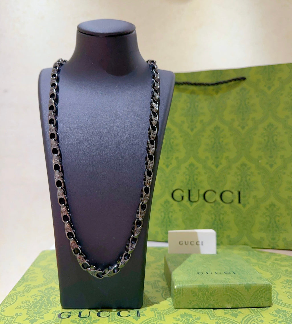 Chain Pendant Necklace in Polished Metal-Tone – Vintage Detail – Design 003 detail view