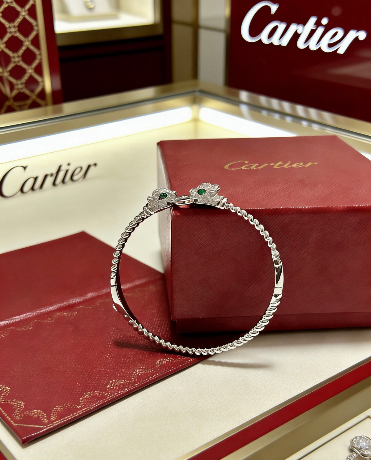 Sculptural Statement Bracelet in Gold-Tone – Design 81 detail view