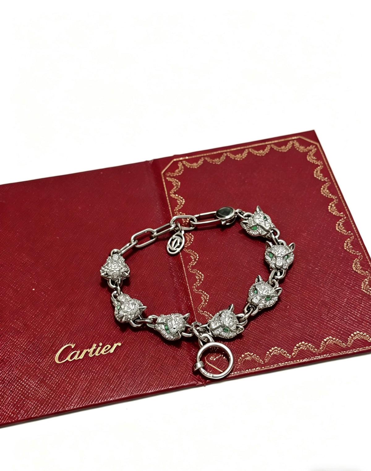 Sculptural Statement Bracelet in Gold-Tone – Design 83 detail view