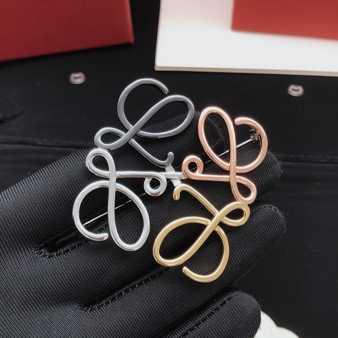 Sculptural Brooch Pin in Polished Metal-Tone – Design 03 front view