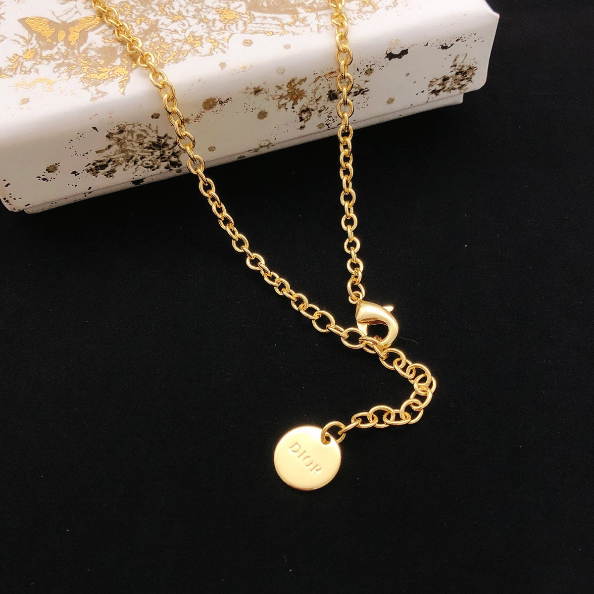 Pearl-Style Motif Pendant Necklace in Polished Metal-Tone with Pearl-Style Detail – Design 009 front view