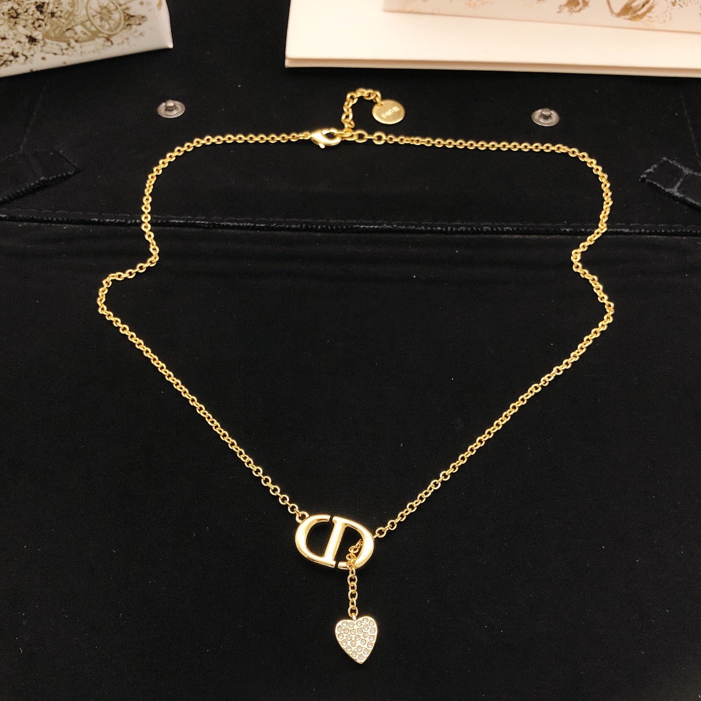 Heart Motif Pendant Necklace in Polished Metal-Tone – Design 004 detail view