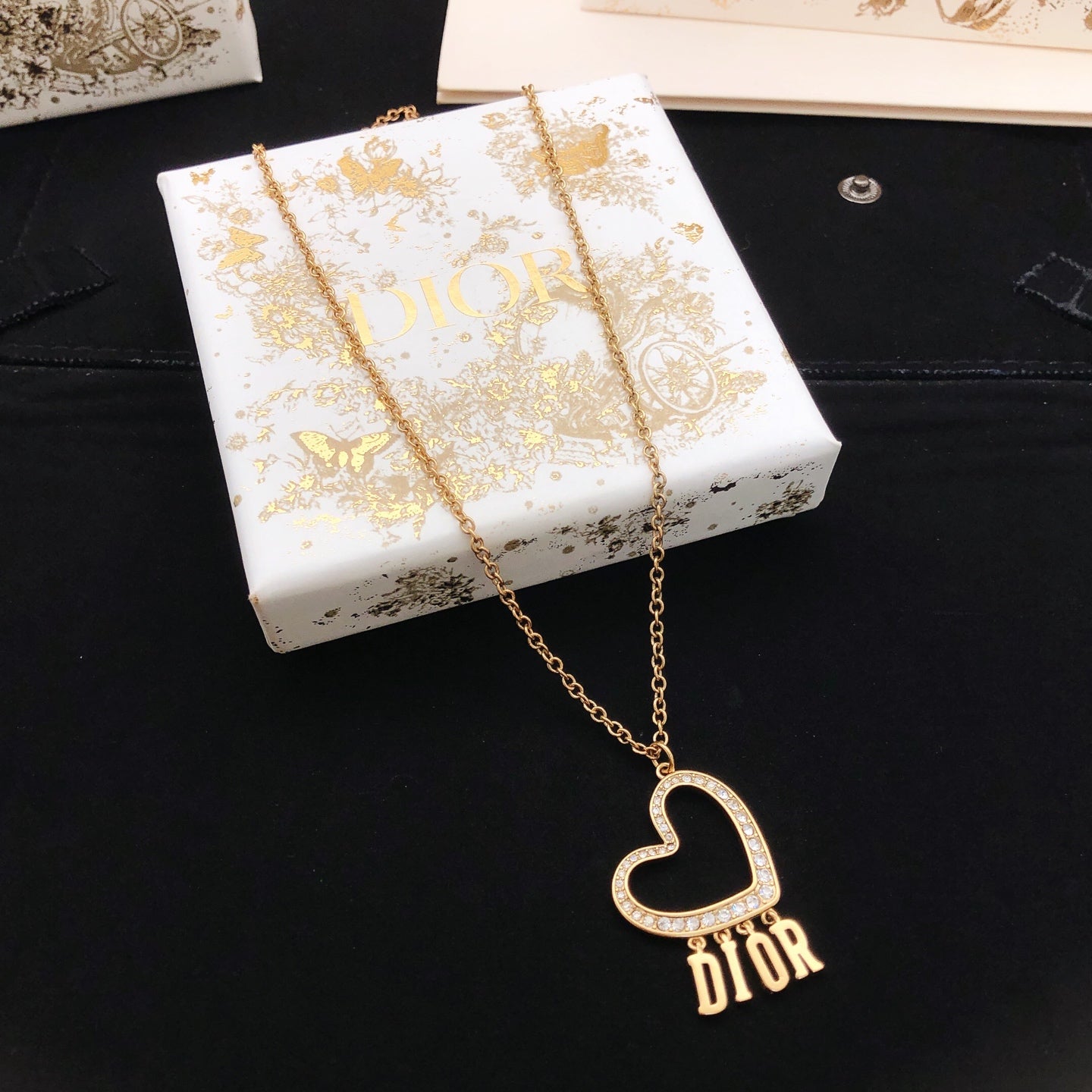 Heart Motif Pendant Necklace in Polished Metal-Tone – Design 002 main product view