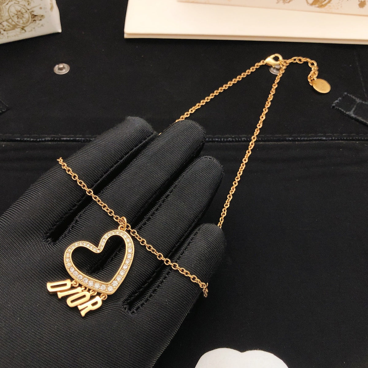 Heart Motif Pendant Necklace in Polished Metal-Tone – Design 002 side detail