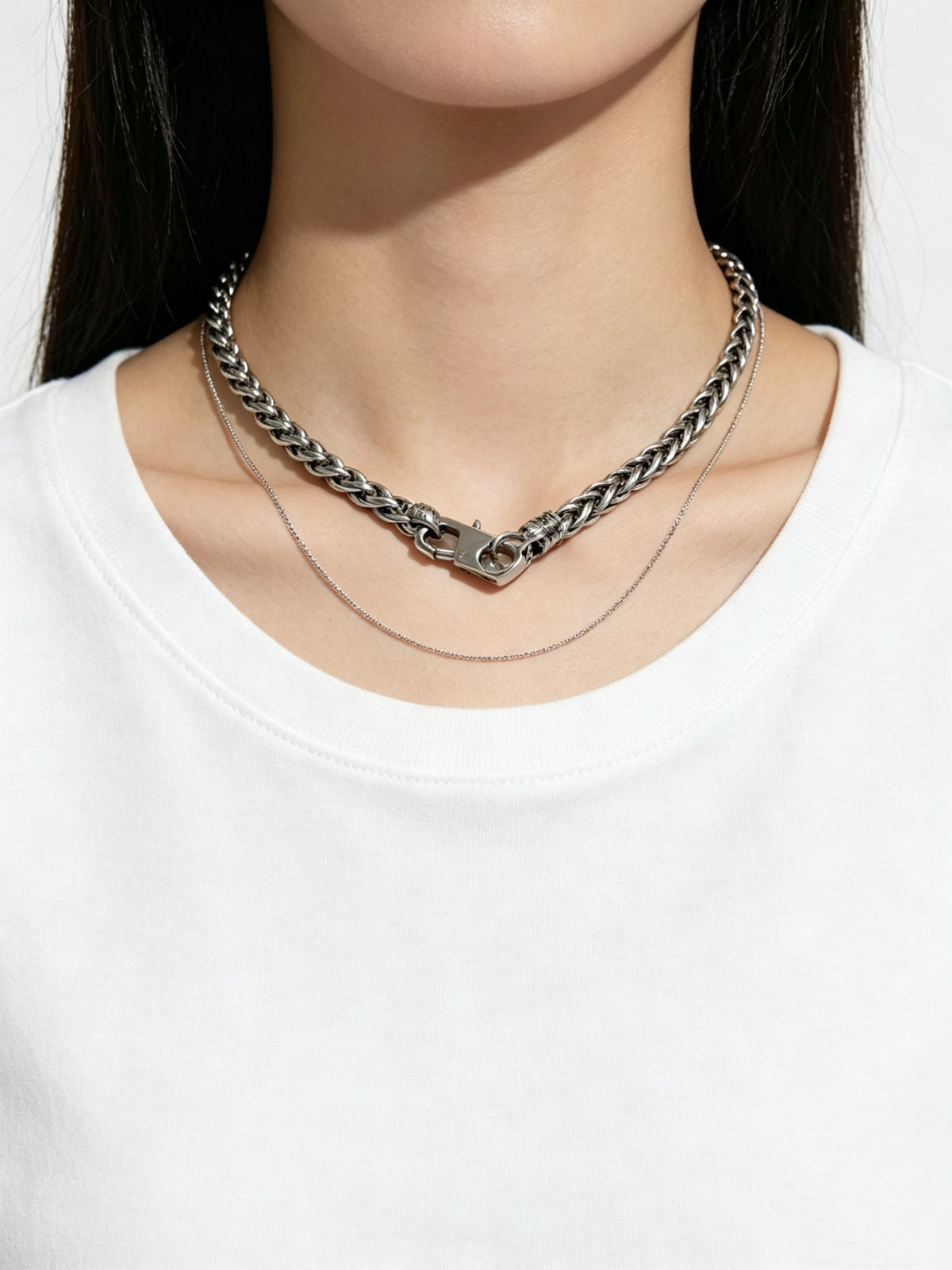 Chain Pendant Necklace in Silver-Tone – Design 018 side detail