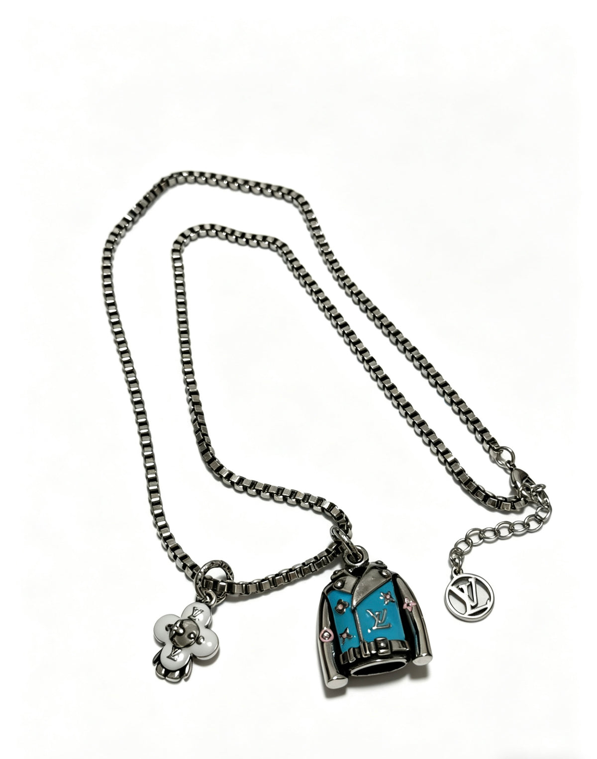 Chain Pendant Necklace in Silver-Tone – Design 009 front product view