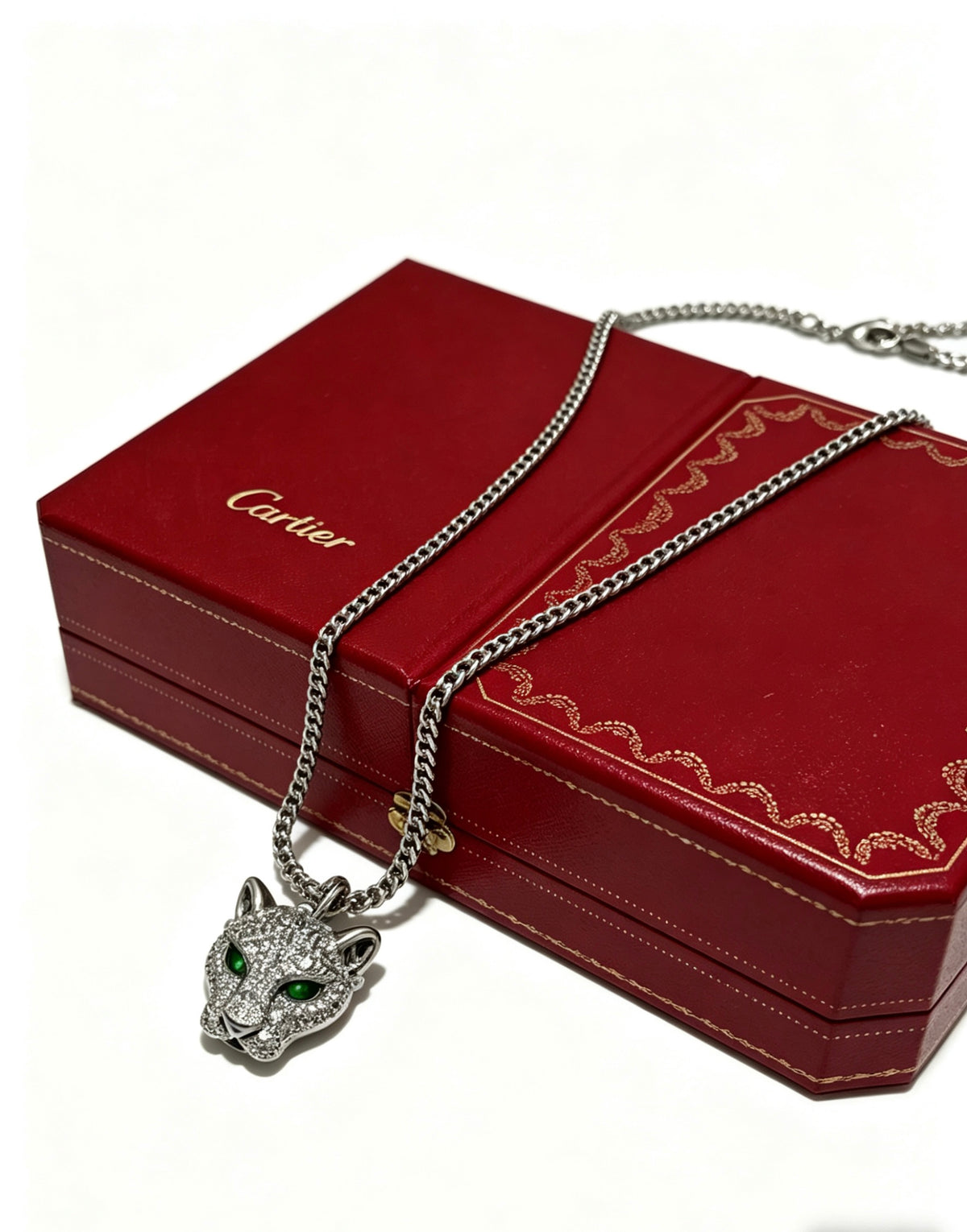 Sculptural Pendant Necklace in Gold-Tone – Design 04 detail view