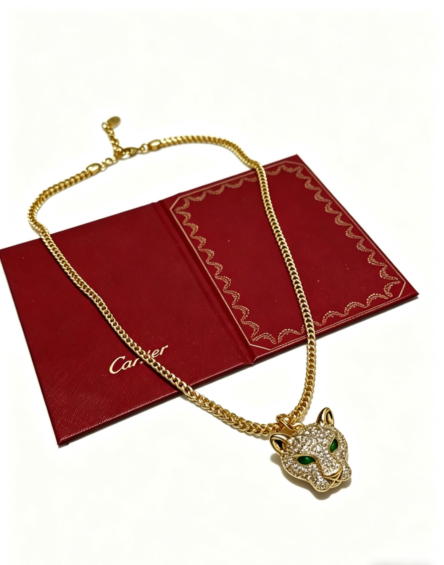 Sculptural Pendant Necklace in Gold-Tone – Design 03 detail view