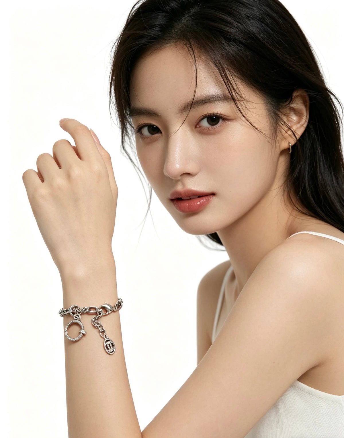 Sculptural Statement Bracelet in Gold-Tone – Design 84 close-up detail