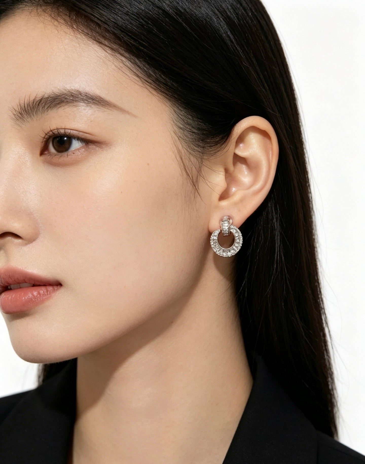 Sculptural Earrings in Gold-Tone – Design 02 close-up detail