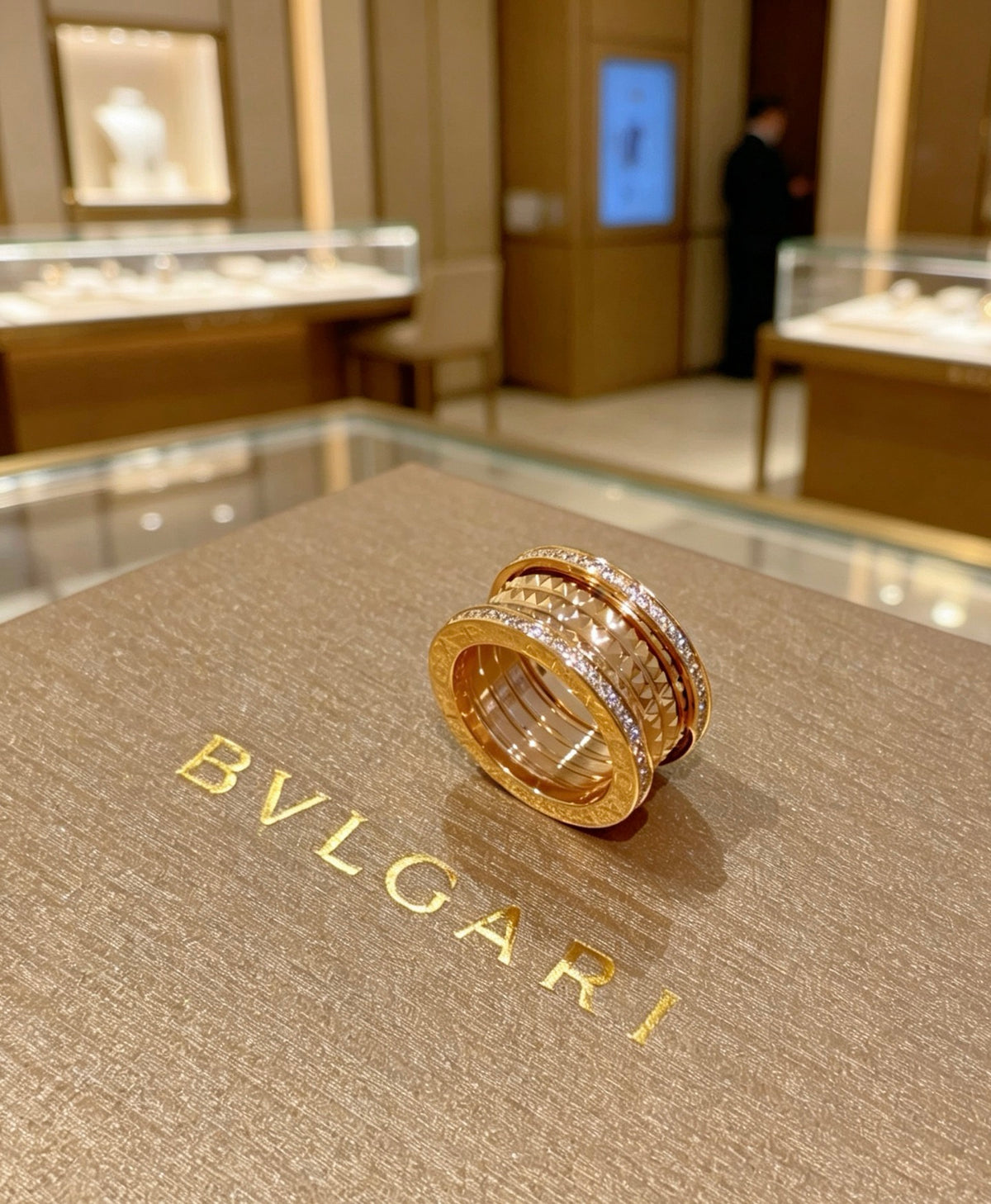 Geometric Emblem Statement Ring in Rose-Gold-Tone – Rose Gold Detail – Design 003 main product view