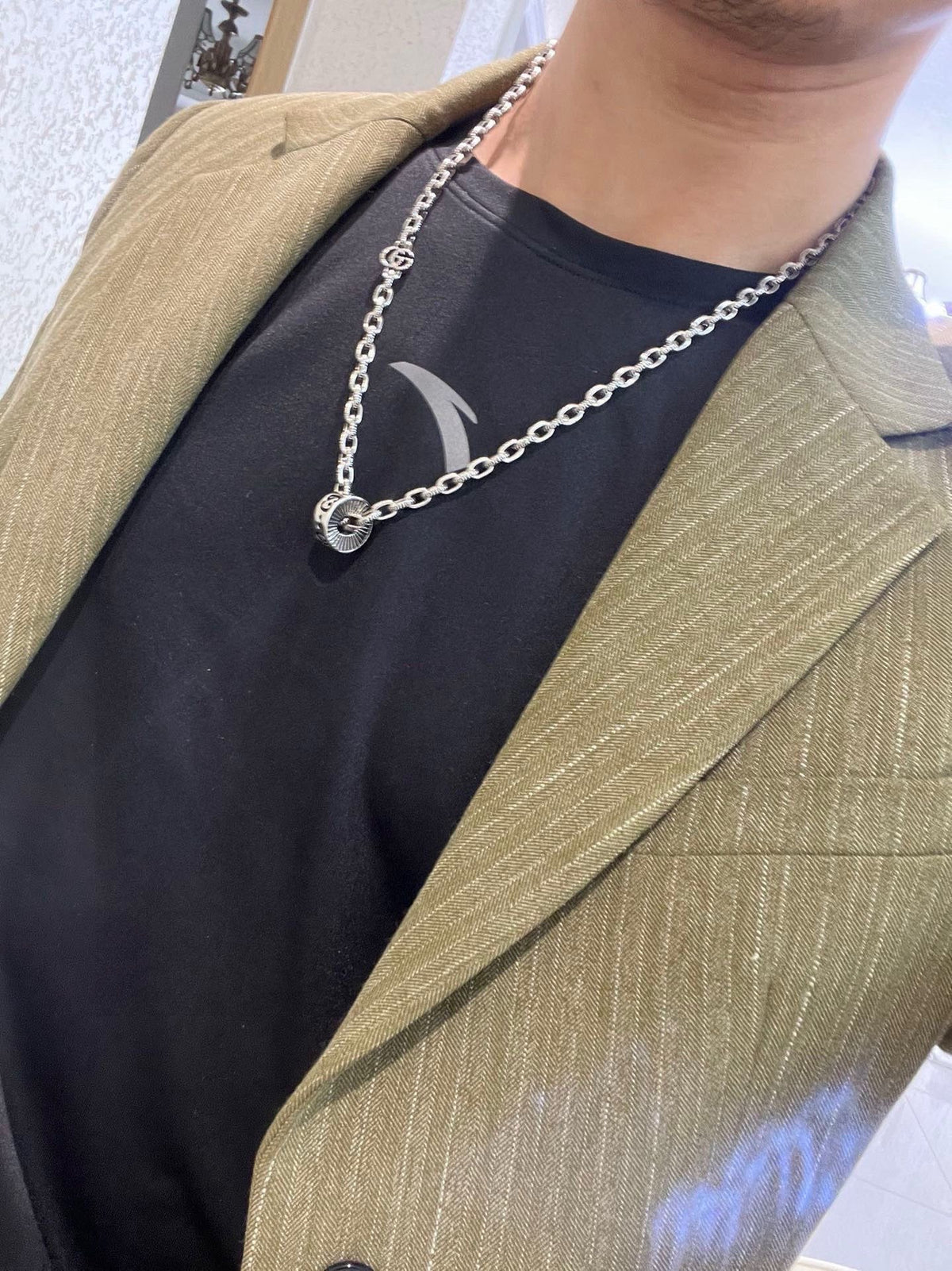 Double-G Emblem Pendant Necklace in Polished Metal-Tone – Design 128 detail view