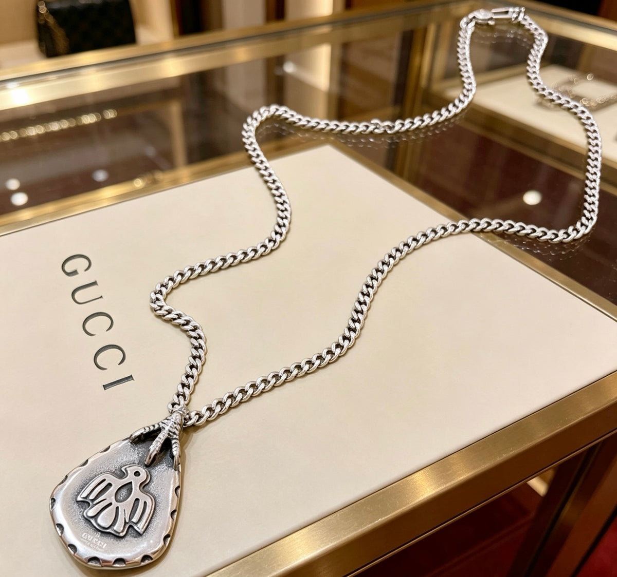 Double-G Emblem Pendant Necklace in Silver-Tone – Vintage Detail – Design 034 main product view