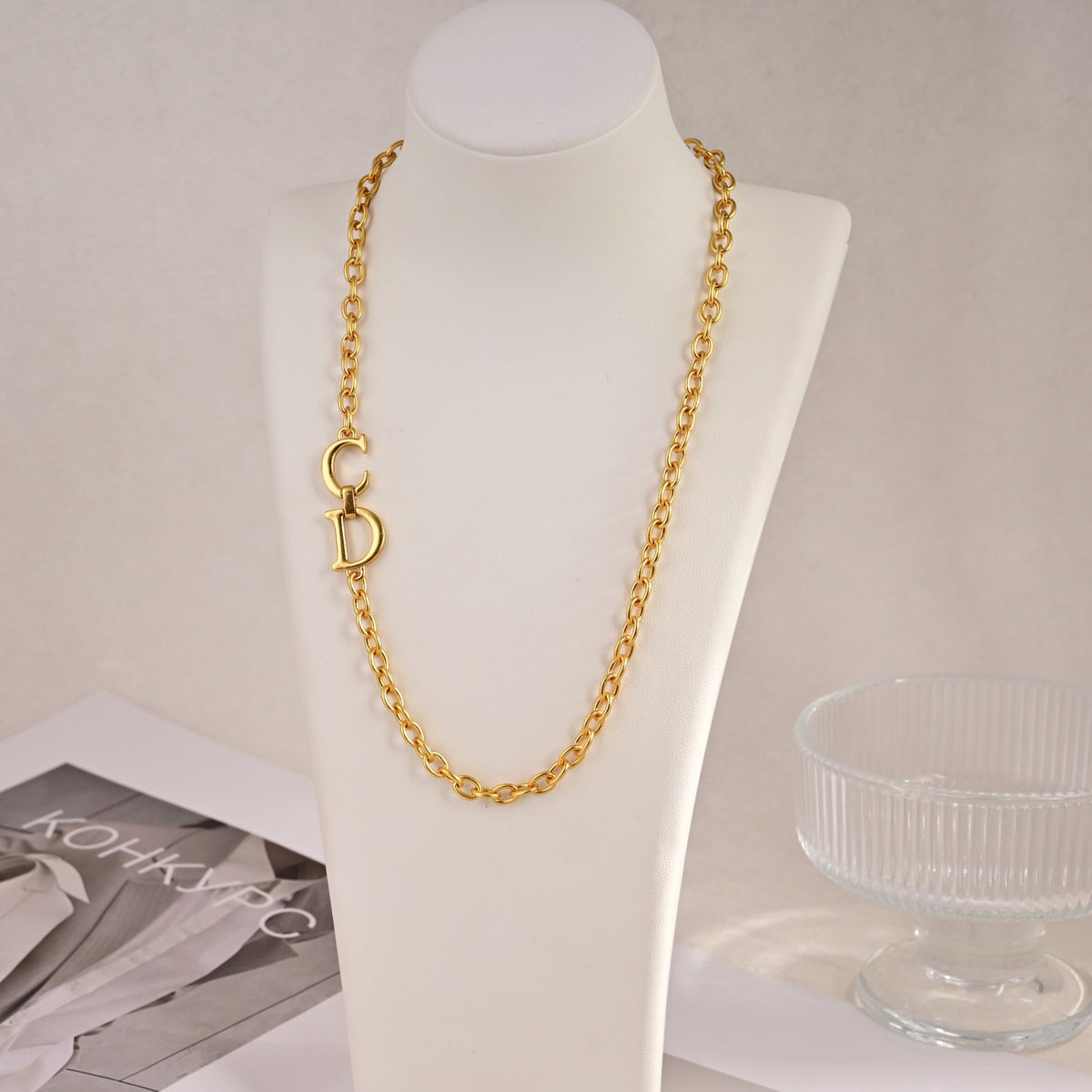 Graphic Letter Motif Pendant Necklace in Polished Metal-Tone – Design 012 detail view