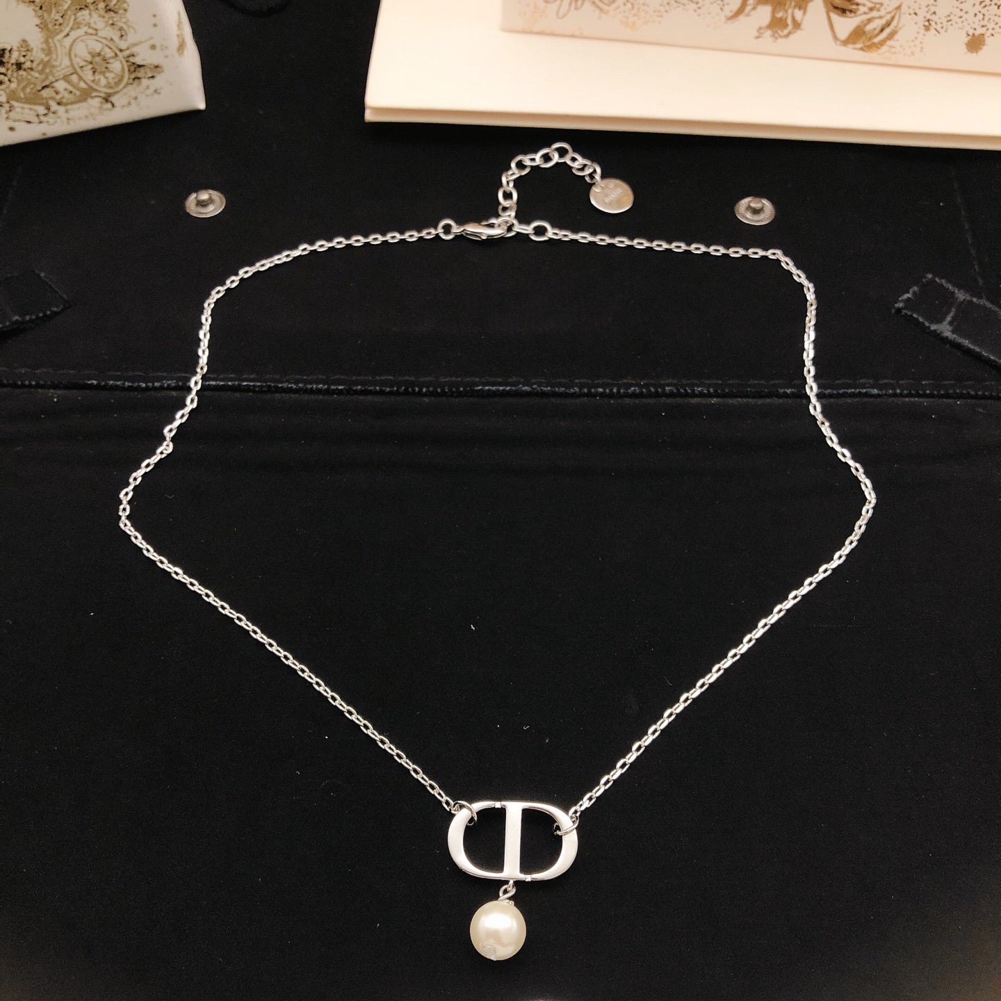 Pearl-Style Motif Pendant Necklace in Silver-Tone with Pearl-Style Detail – Design 003 front view