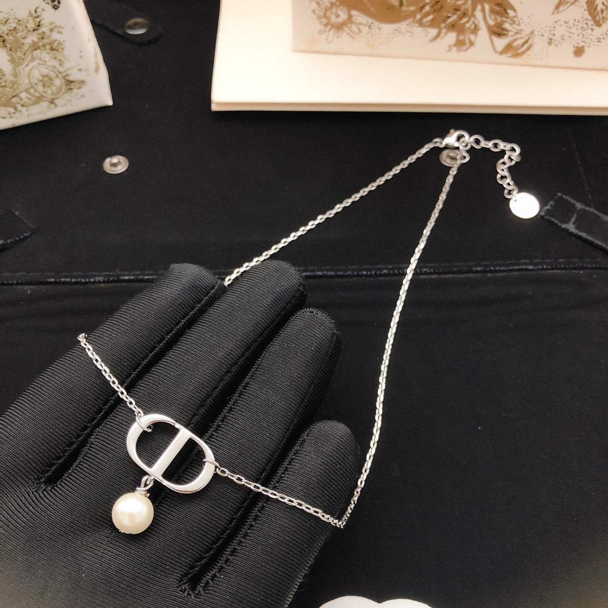 Pearl-Style Motif Pendant Necklace in Silver-Tone with Pearl-Style Detail – Design 003 side detail