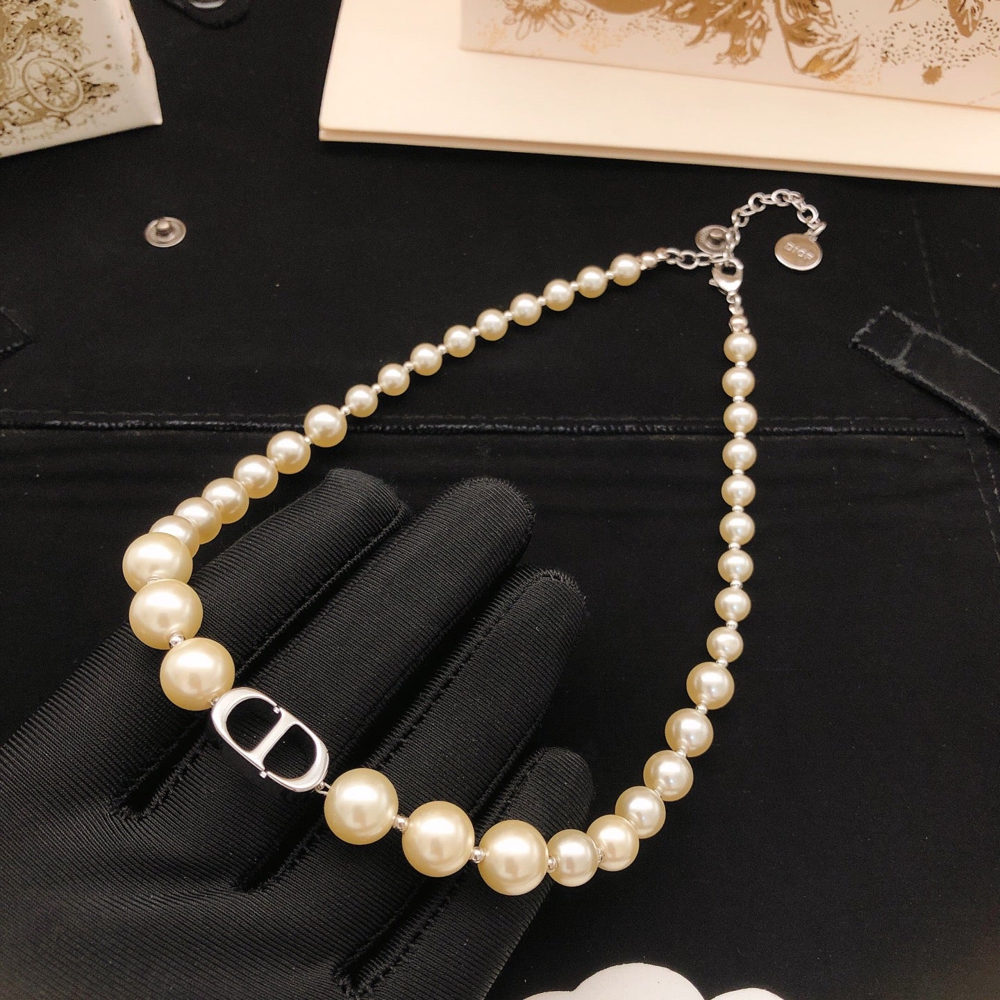 Pearl-Style Motif Pendant Necklace in Silver-Tone with Pearl-Style Detail – Design 005 main product view