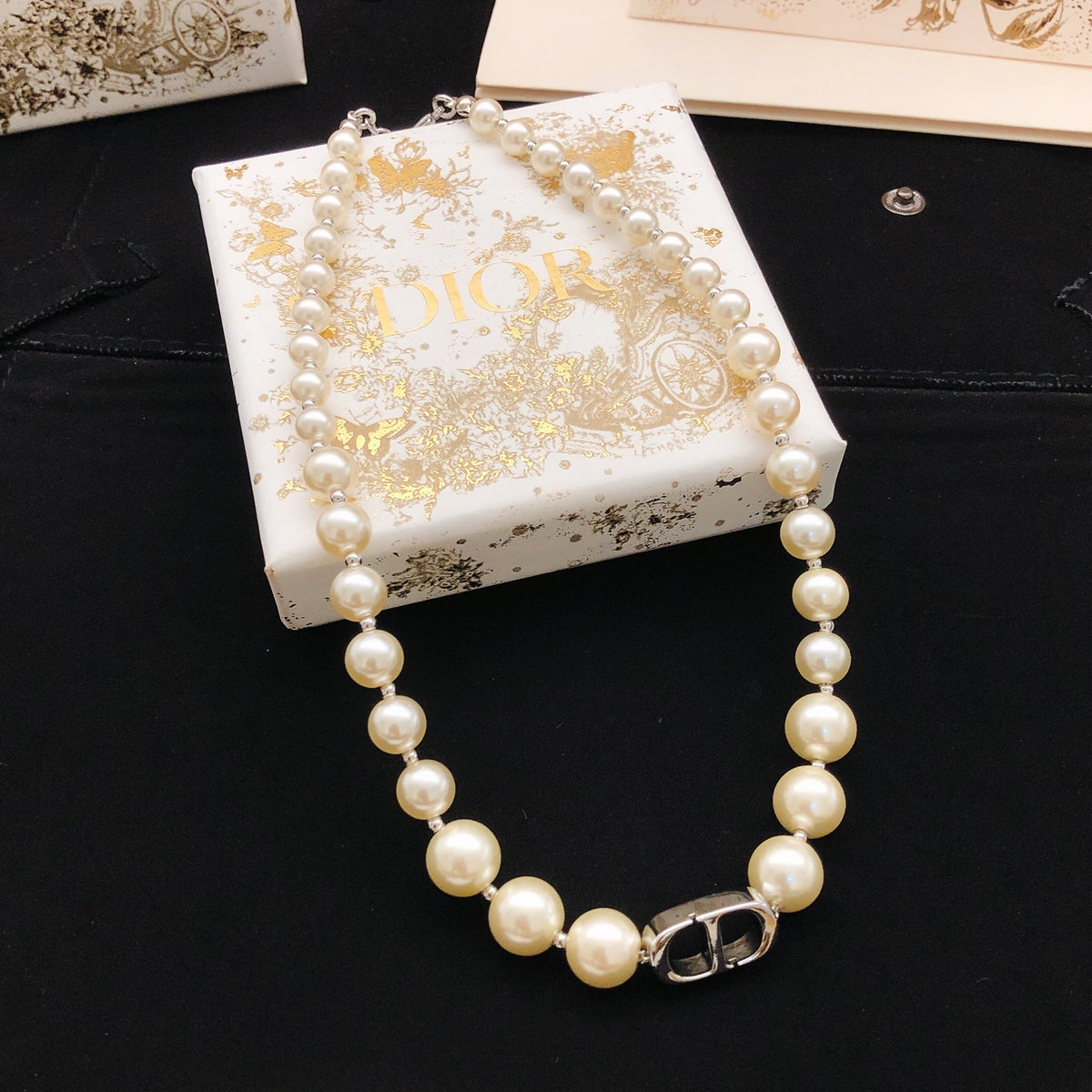 Pearl-Style Motif Pendant Necklace in Silver-Tone with Pearl-Style Detail – Design 005 front view