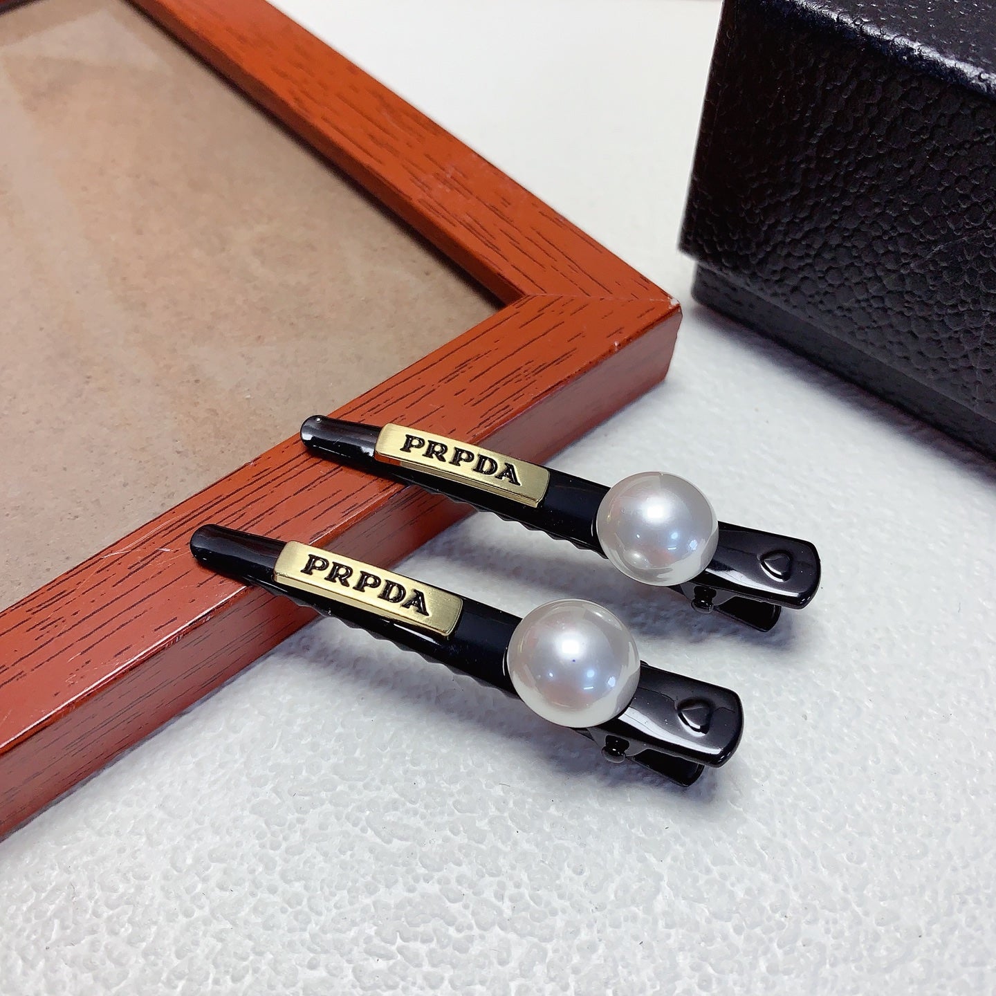 Pearl-Detail Hair Clip Set detail view