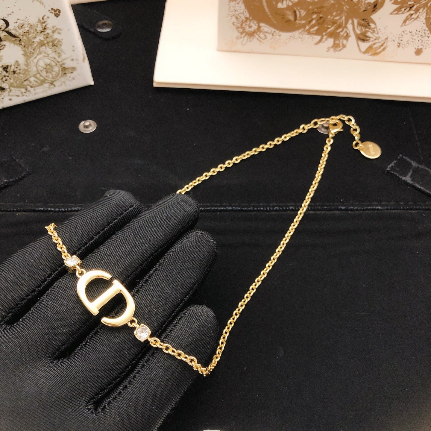 Sculptural Pendant Necklace in Polished Metal-Tone – Design 031 side detail