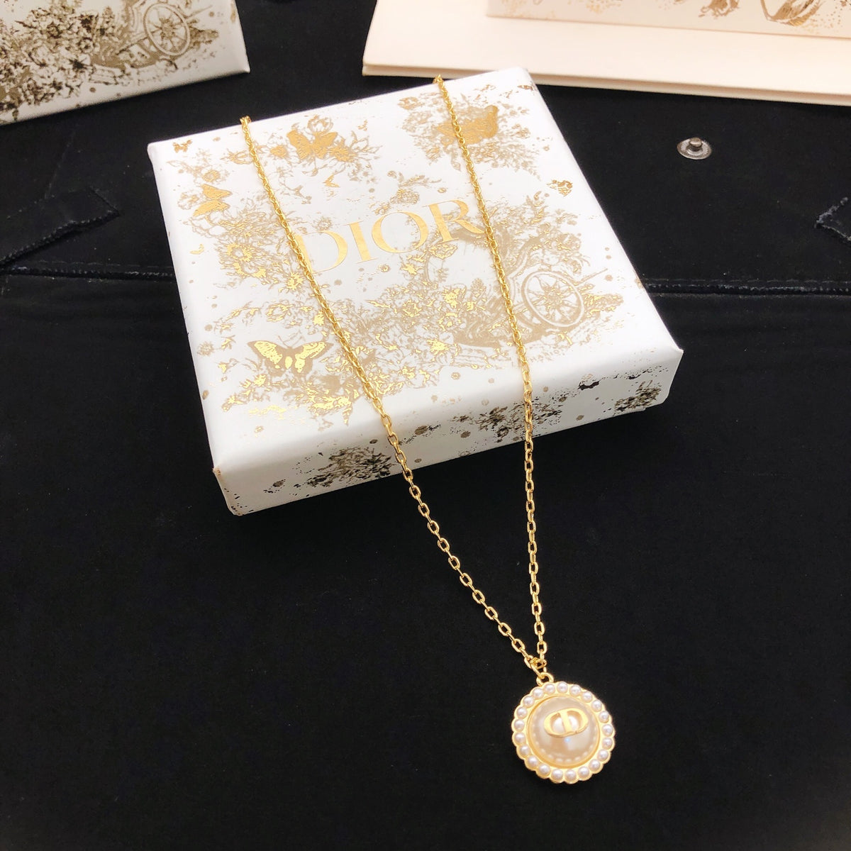 Sculptural Pendant Necklace in Polished Metal-Tone – Design 018 main product view